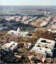 Aerial photo of Washington, DC (looking WSW, roughly along the National Mall)