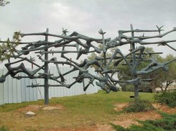 Yad Vashem memorial sculpture