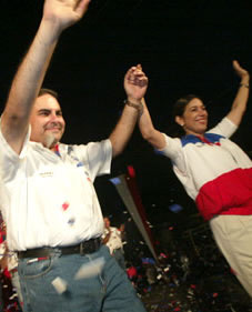 Saca and de Escobar celebrate their victory