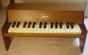 Jaymar upright, two and one-half octave chromatic toy piano