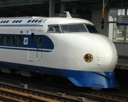Shinkansen 0 Series at Fukuyama Station, April 2002