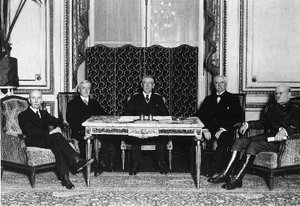 Woodrow Wilson with the American Peace Commissioners