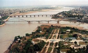 Aerial photo of the city of Ahvaz, Bustan park, and Karun river.