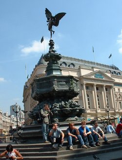 Piccadilly Circus memorial fountain