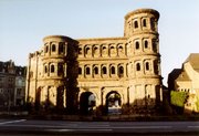Trier: The Porta Nigra, viewed from outside