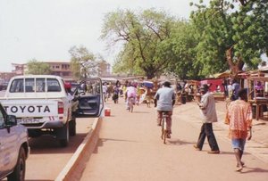 Bolga Road in downtown Tamale (November 1999)