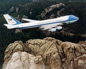  flying over Mount Rushmore.