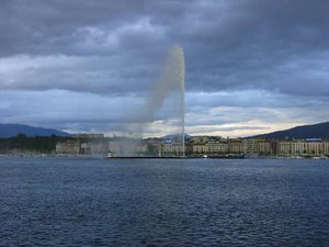 The Jet d'Eau fountain in Lake Geneva in 