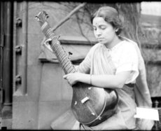 Premla Shahane playing a sitar, 1927