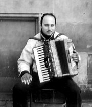 A street musician with accordion in Bremen